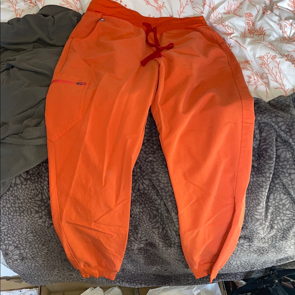 FIGS Sunset Orange Jogger Scrubs size M